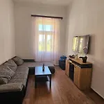 Leo Apartment *