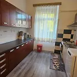 Leo Apartment *