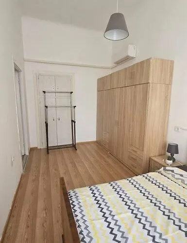 Leo Apartment